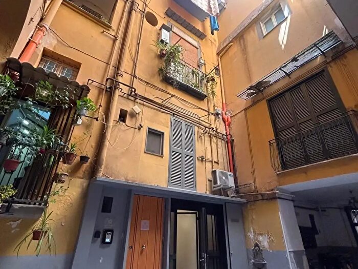 Appartamento monolocale in vendita in Vico Santa Luciella, Napoli