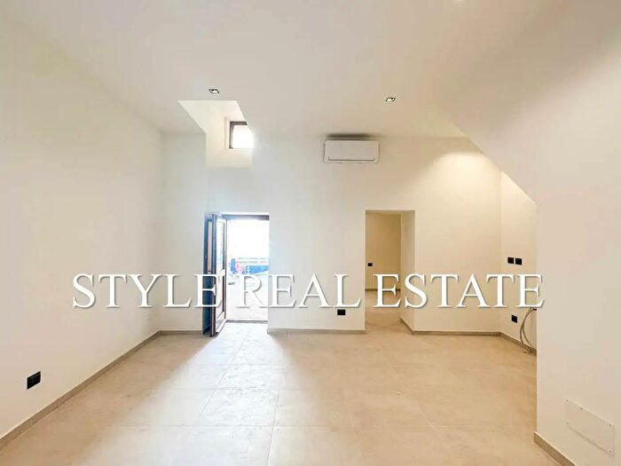 Appartamento bilocale in vendita in Via Resalibera, Siracusa