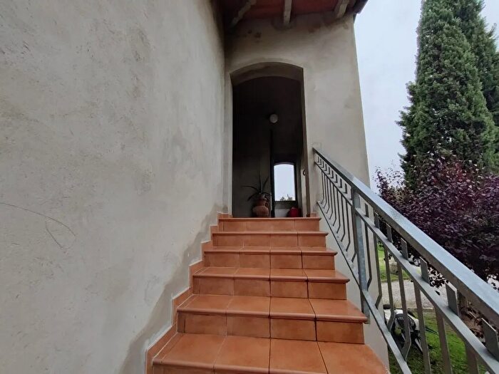 Casa con 8 locali in affitto in Umbertide