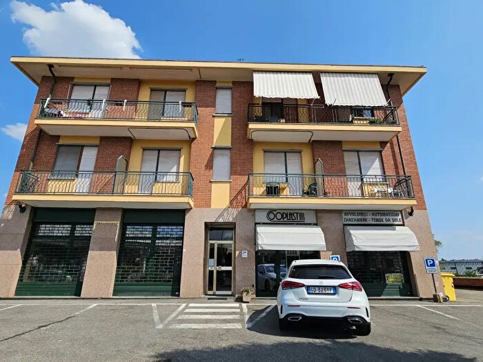 Appartamento trilocale in affitto in Corso Casale, Asti