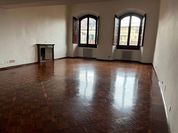 Appartamento con 6 locali in affitto in Duomo, Firenze