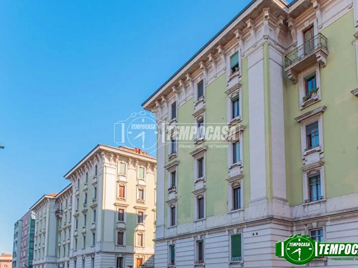 Appartamento trilocale in vendita in Via Laurana, Milano