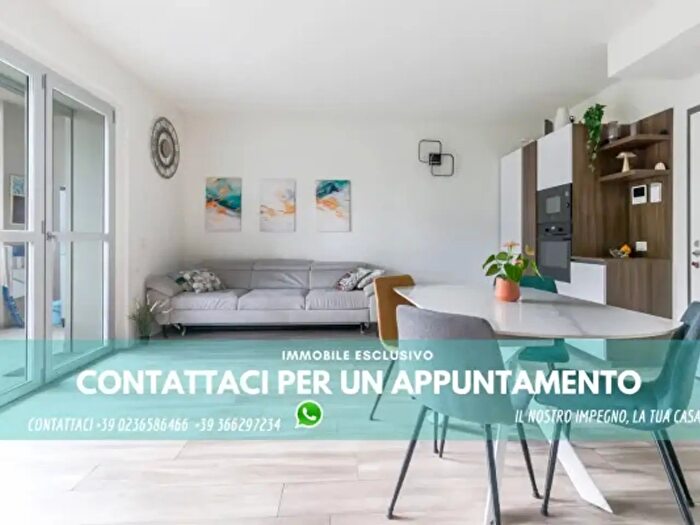 Appartamento trilocale in vendita in Via Anassagora, Milano