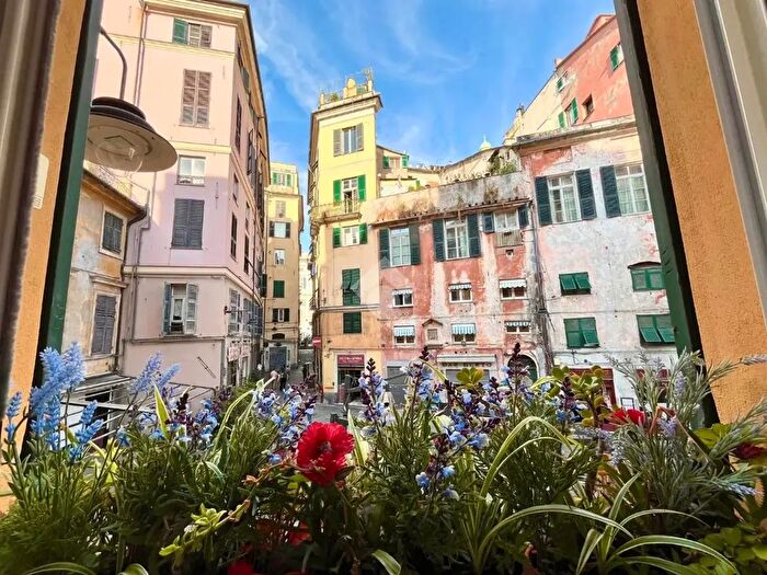 Appartamento quadrilocale in vendita in Piazza delle Erbe, Genova