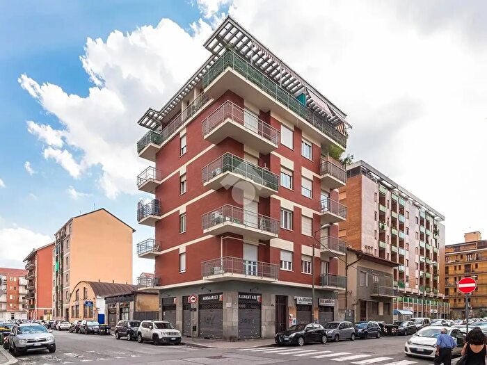 Appartamento trilocale in vendita in Via Asiago, Torino