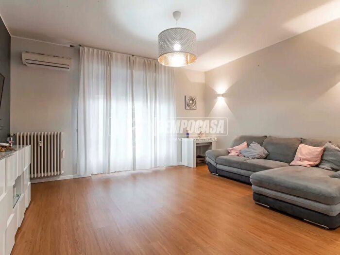 Appartamento trilocale in vendita in Via Treves, Paderno Dugnano