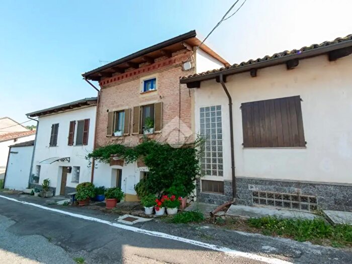 Casa con 6 locali in vendita in Via Rocca, Camino