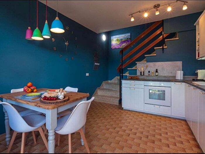 Casa trilocale in affitto in Magione