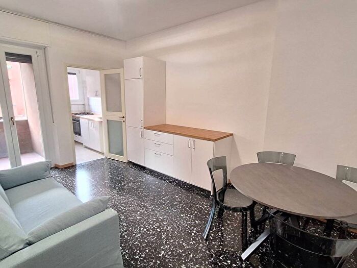 Appartamento trilocale in affitto in Via Veglia, Istria, Milano