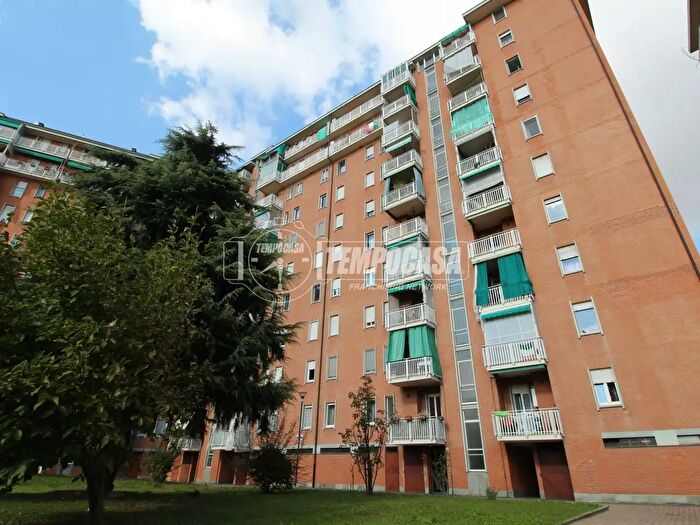 Appartamento con 5 locali in vendita in Via Francesco Saverio Nitti, Torino