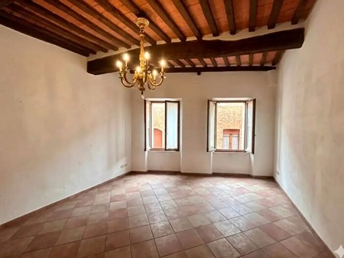 Appartamento con 8 locali in vendita in El Porrione, Siena
