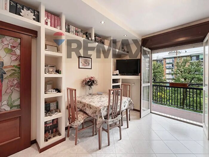 Appartamento trilocale in vendita in Via Bellini, Cormano