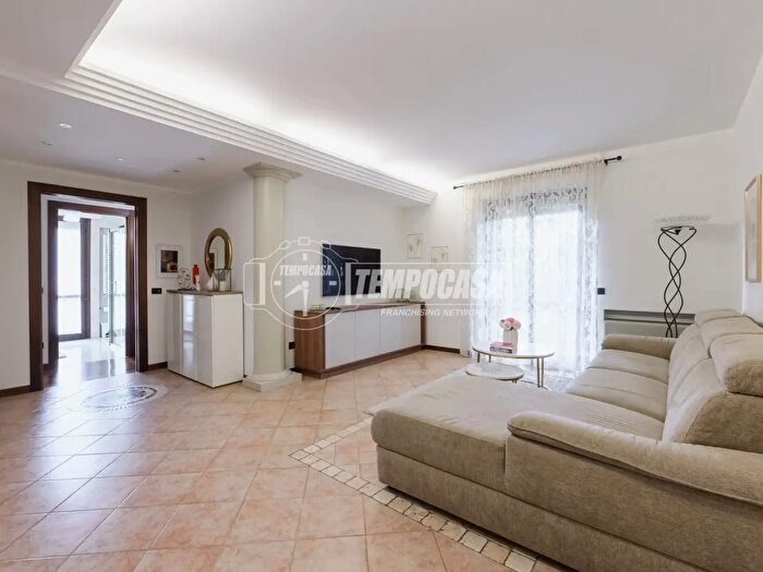 Appartamento trilocale in vendita in Via Trieste, Castelcovati