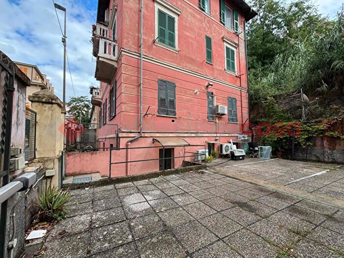 Appartamento bilocale in vendita in Viale Cembrano r, Genova