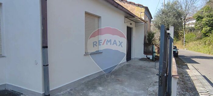 Casa con 5 locali in vendita in Armando Diaz, Minturno