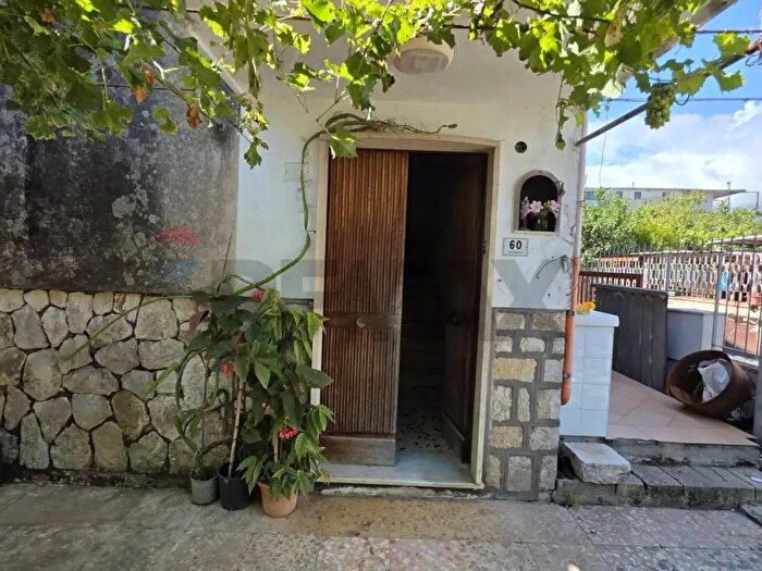 Casa trilocale in vendita in Formia