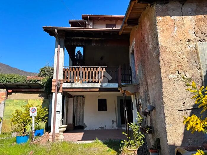 Casa con 5 locali in vendita in Via Colombaia, Monticelli Brusati