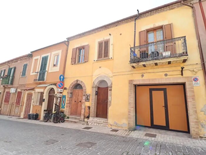 Appartamento con 6 locali in vendita in Via della Rocca, Giulianova