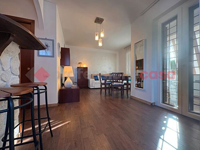 Appartamento trilocale in vendita in Via SantAntonio, Fondi