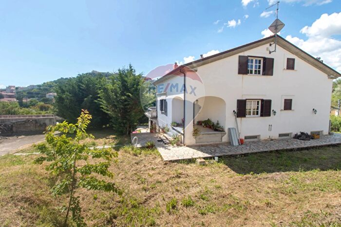 Casa con 11 locali in vendita in Via Trasbordo, San Vito Chietino