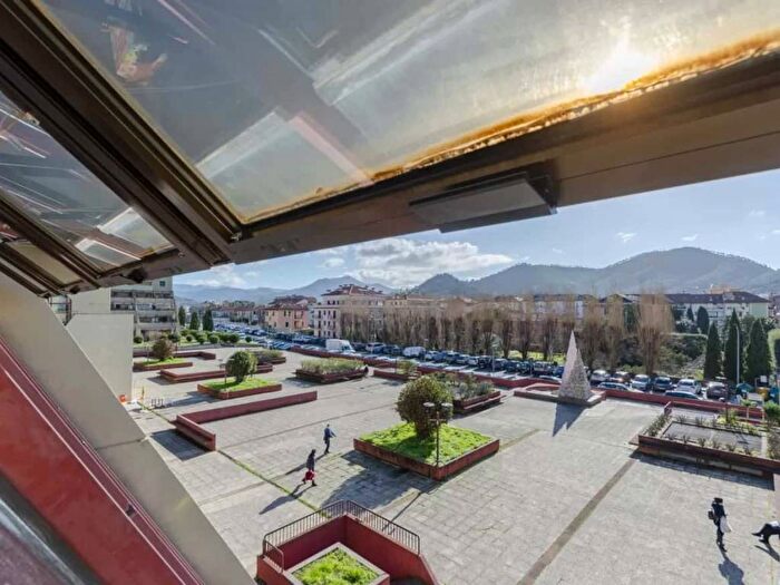 Appartamento trilocale in affitto in Via Eraldo Fico, Centro, Sestri Levante