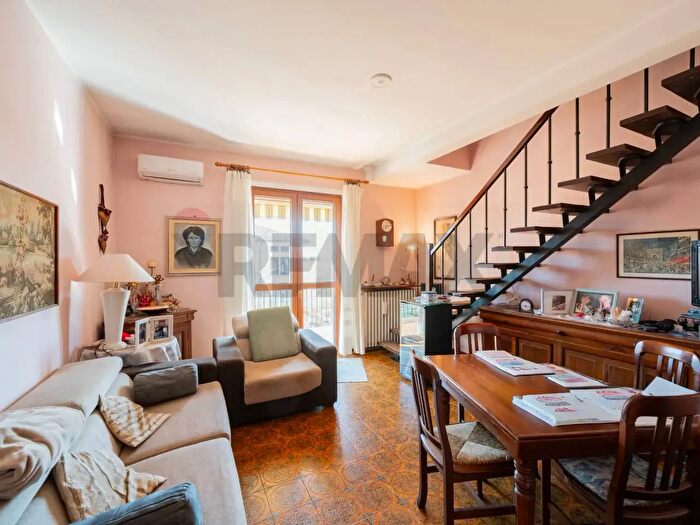 Appartamento con 5 locali in vendita in Viale Pompilio, Mantova