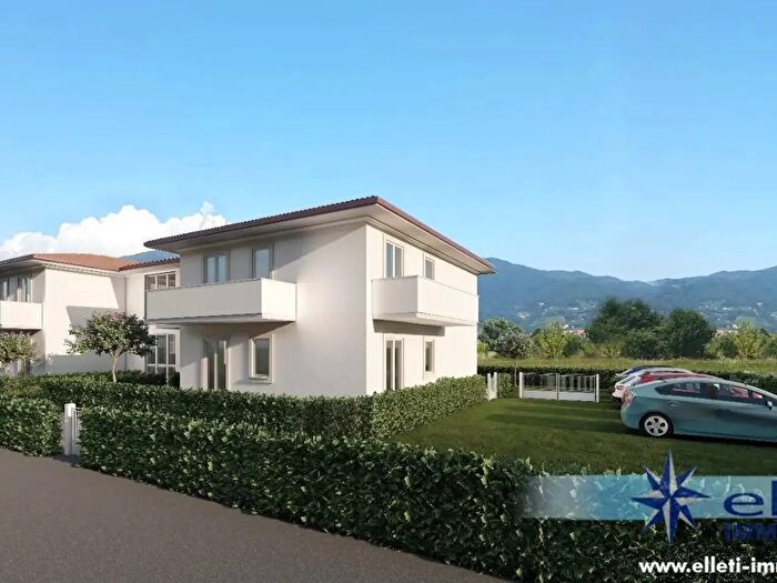 Appartamento trilocale in vendita in Massa
