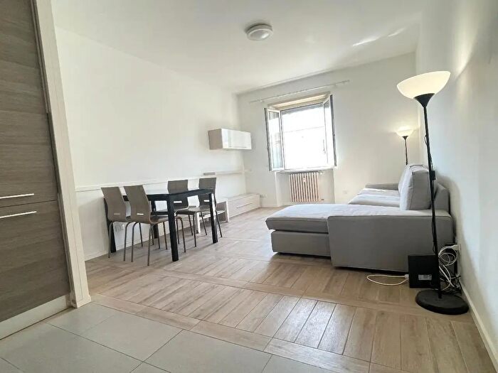 Appartamento trilocale in vendita in Via Valdinievole, Roma