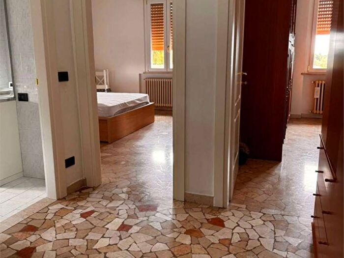 Appartamento con 5 locali in affitto in Angeli, Mantova