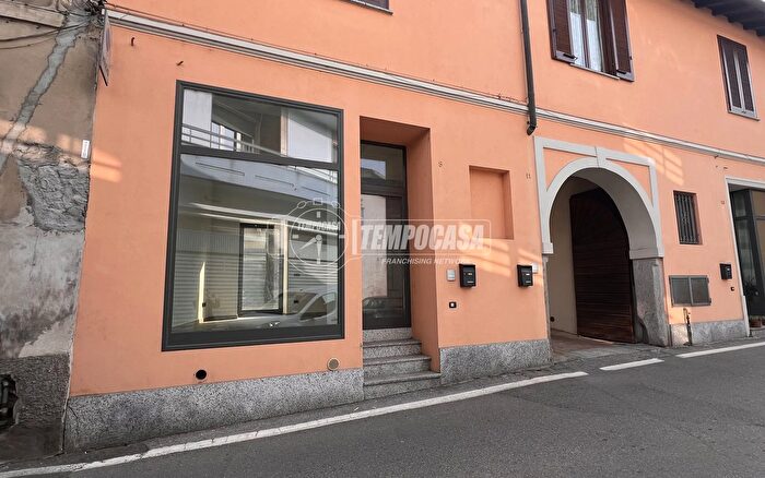 Case in Vendita e in Affitto - 2