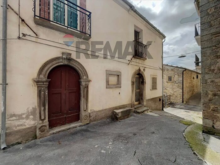Casa quadrilocale in vendita in Via Salita Stella, Montazzoli