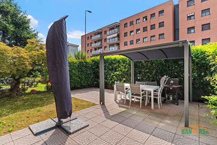 Appartamento quadrilocale in vendita in Viale Giovanni Suzzani, Milano