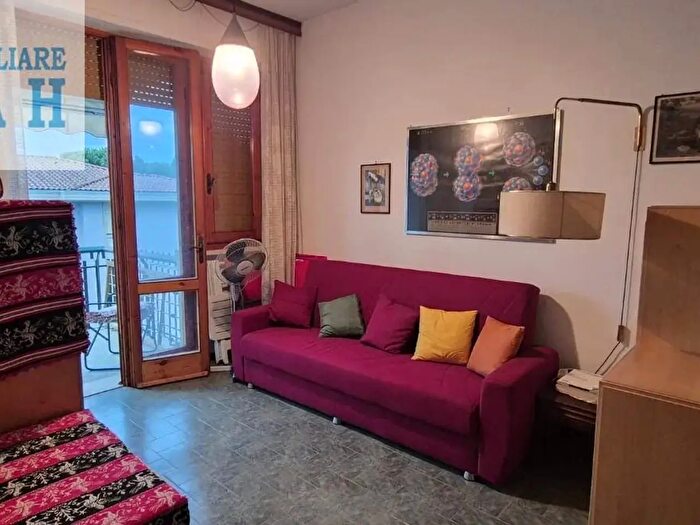 Appartamento trilocale in vendita in Via Fratti, Viareggio