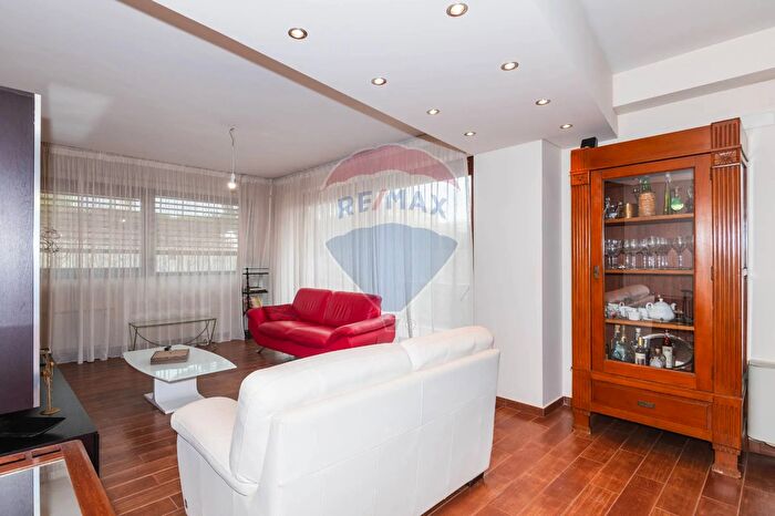 Appartamento con 8 locali in vendita in Bartolomeo Colleoni a, Ragusa