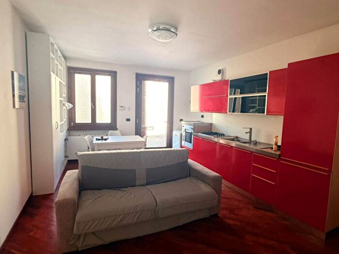 Appartamento bilocale in affitto in Via Isonzo, Centro, Casciago
