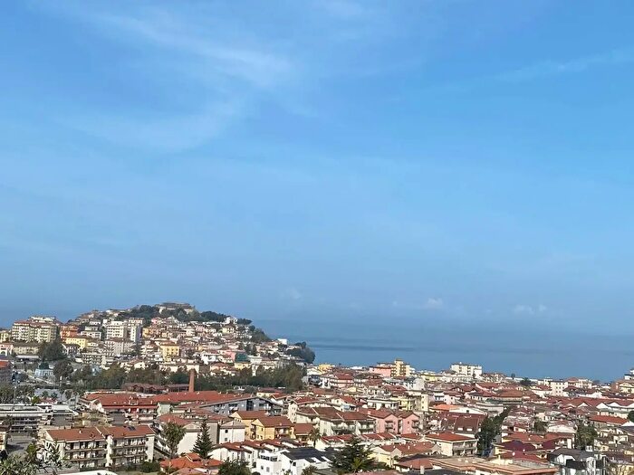 Appartamento con 5 locali in vendita in Via delle Ginestre, Agropoli