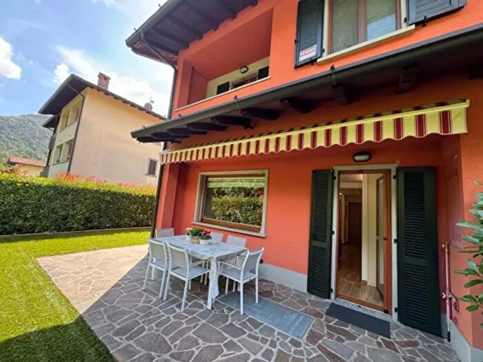 Casa quadrilocale in vendita in Via Madre Teresa di Calcutta, Villa D'Ogna