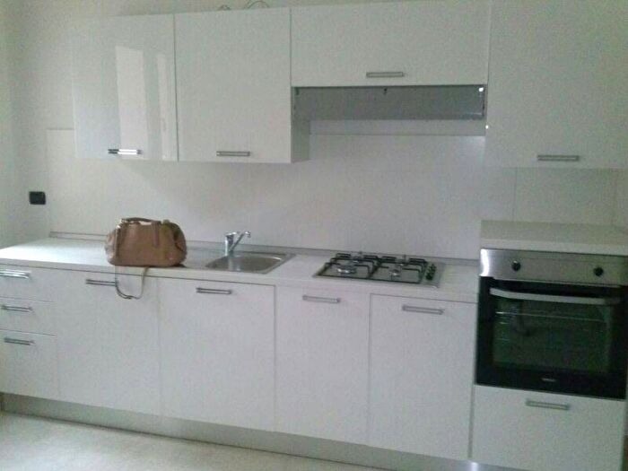 Appartamento trilocale in affitto in Via La Spezia, Ospedale Volturno, Parma