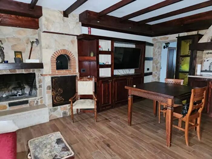 Appartamento trilocale in vendita in Via Cesare Brandi, Poli