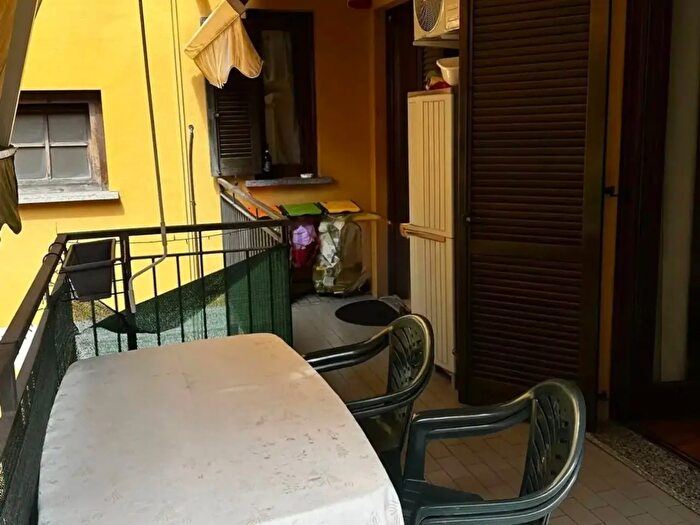 Appartamento bilocale in affitto in Via Lario, Monza