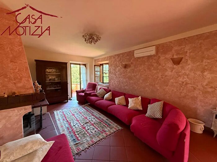 Casa con 8 locali in vendita in Via di San Ginese, Capannori
