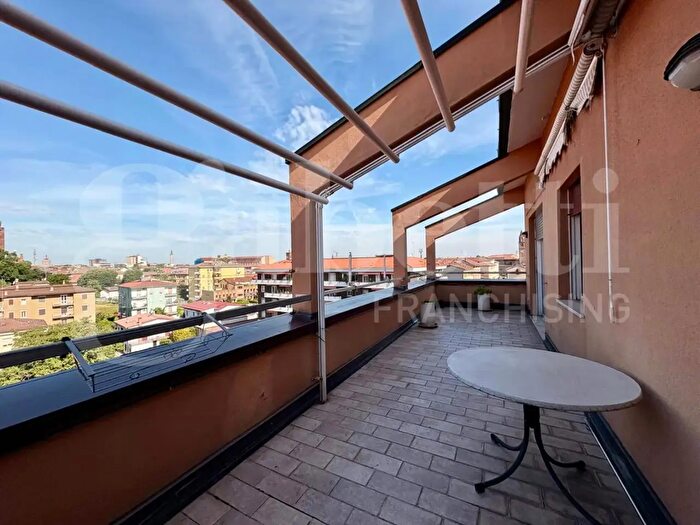 Appartamento trilocale in vendita in Via Gaspare Pedone, Cremona
