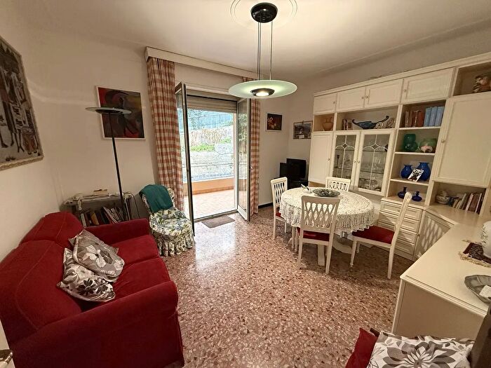 Appartamento trilocale in vendita in Sanremo