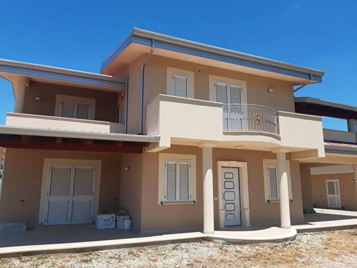 Casa con 5 locali in vendita in Castiglione Cosentino