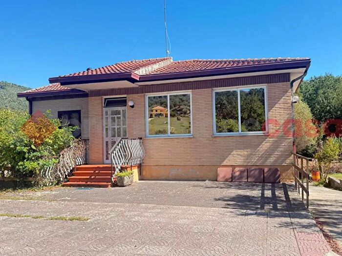 Casa quadrilocale in vendita in Via Fontana Santo Stefano, Alatri