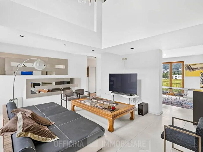 Casa con 10 locali in vendita in Via Vanoni, Castione Andevenno