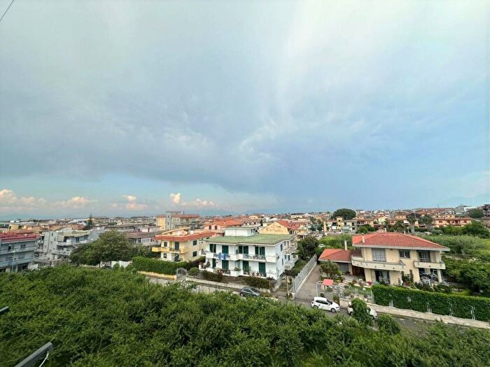 Appartamento trilocale in affitto in Via Michelangelo, Calvizzano