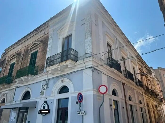 Appartamento quadrilocale in vendita in Via Zara, Brindisi