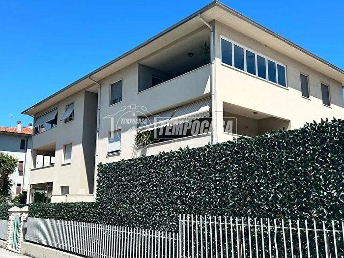 Appartamento quadrilocale in vendita in Via Guglielmo Marconi, Falconara Marittima