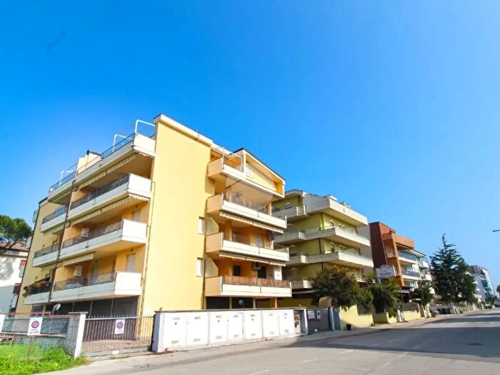 Appartamento trilocale in vendita in Via Trieste, Alba Adriatica